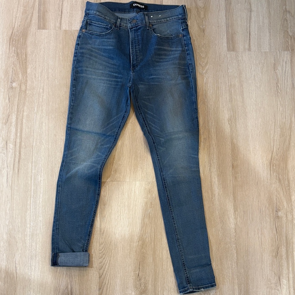 Express Women's Skinny Jeans - Medium Blue Wash